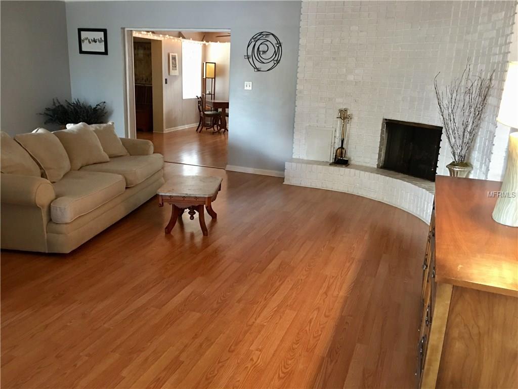 1618 Lorena Ln
