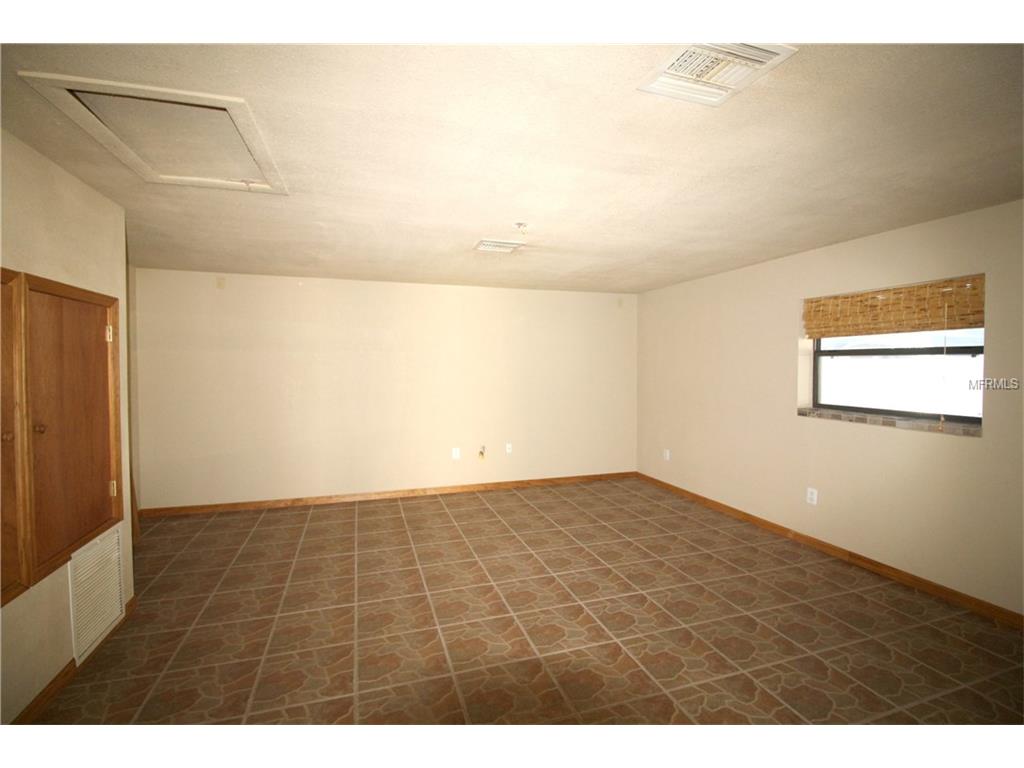 4415 Leola Ln
