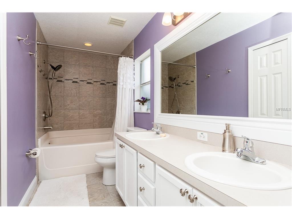 For Sale: 11306 Pinewood Cove Ln Orlando, FL 32817