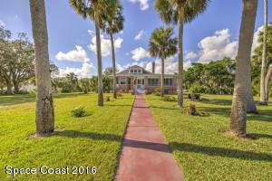 2832 Riverview Dr