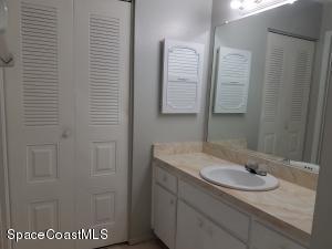 1040 Abada Ct NE #109