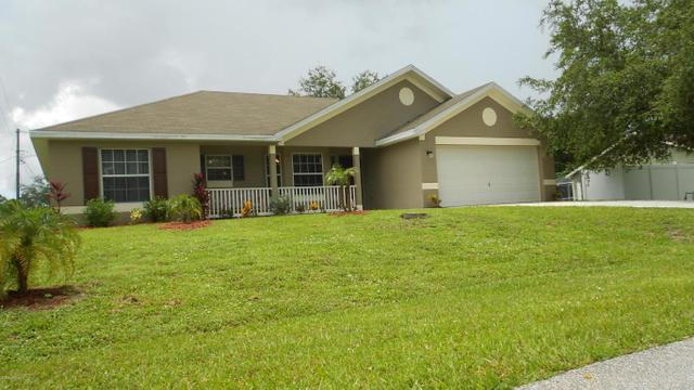713 Atlantis Rd SE