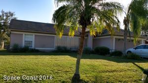 823 Emerson Dr NE