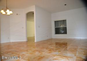 1599 Gaynor Dr SW