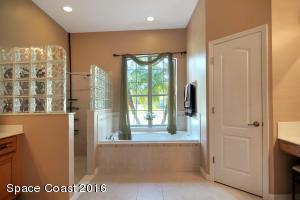 2055 Windbrook Dr SE
