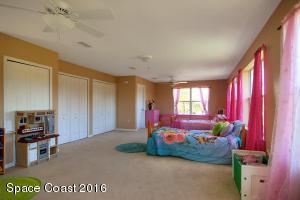 2055 Windbrook Dr SE