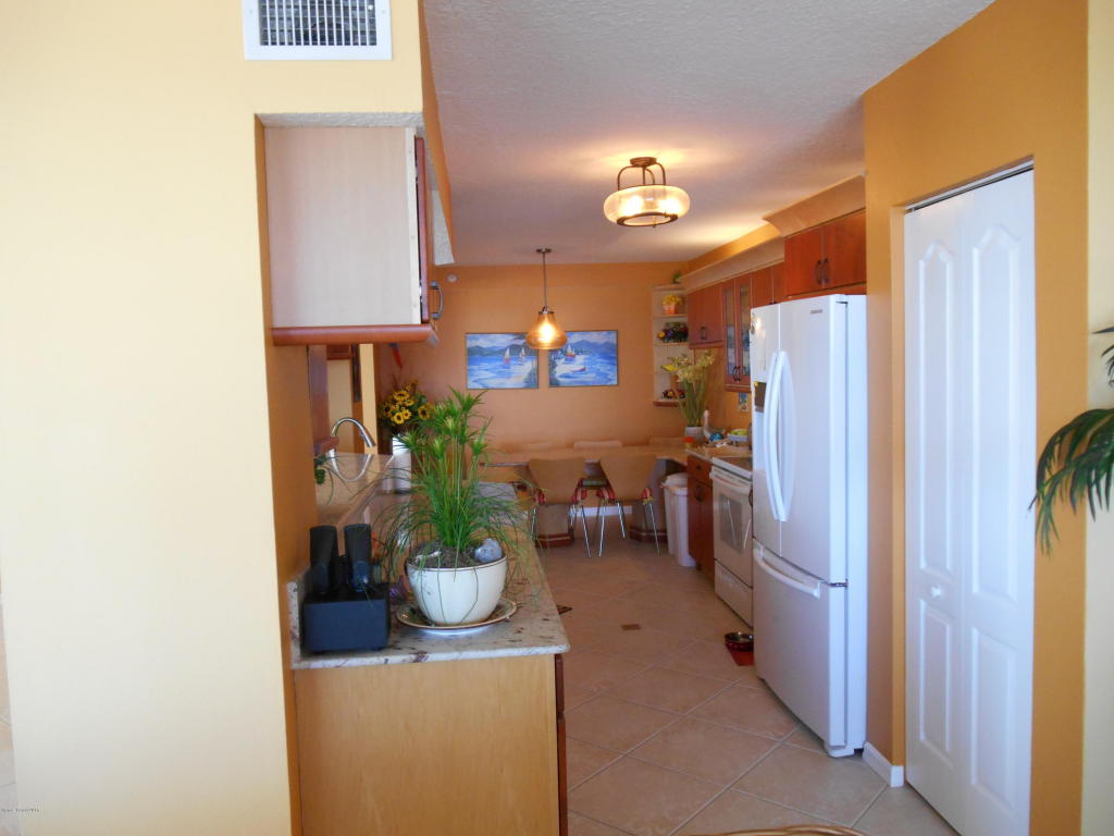 1811 N Hwy A1a Hwy #2206