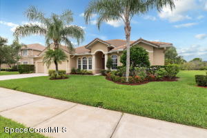 902 Balmoral Way