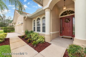 902 Balmoral Way