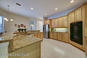 902 Balmoral Way