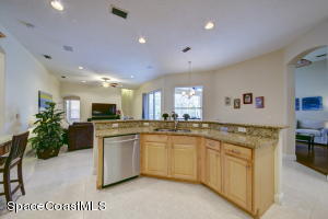 902 Balmoral Way