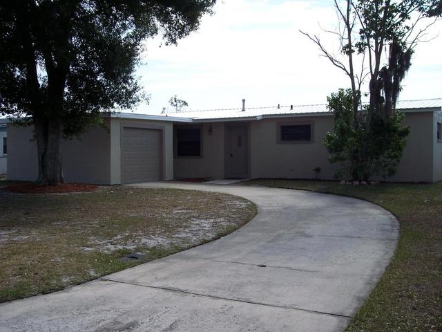 1290 Estridge Dr