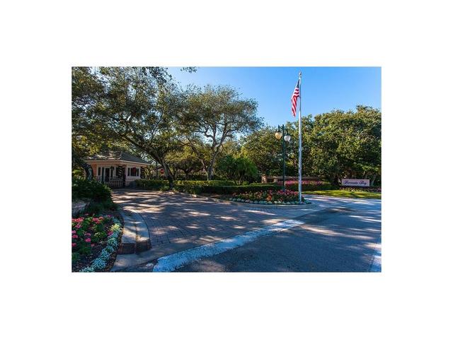 100 Sable Oak Ln #304