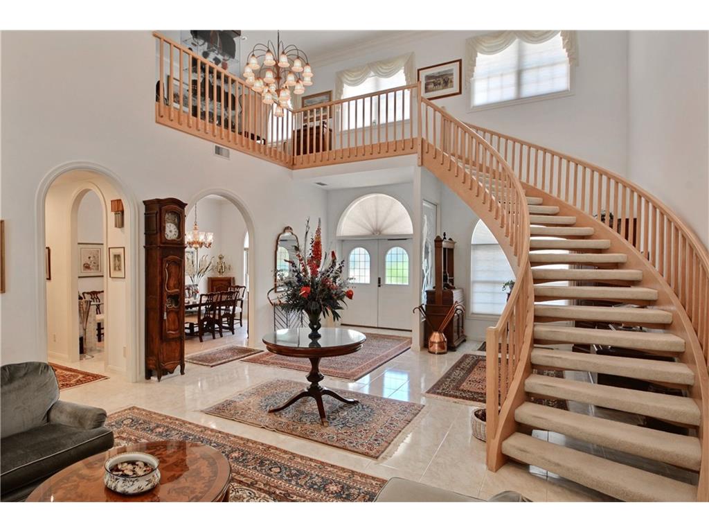 370 Riverway Ct