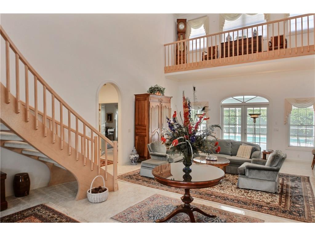 370 Riverway Ct