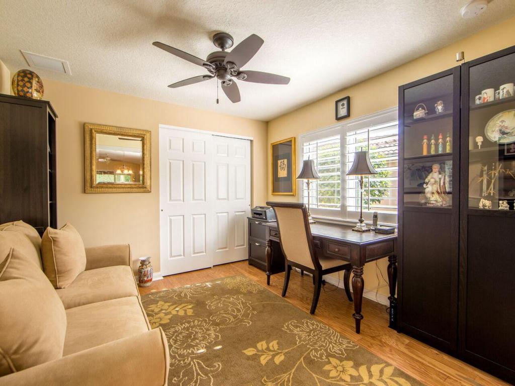 4989 Corsica Sq