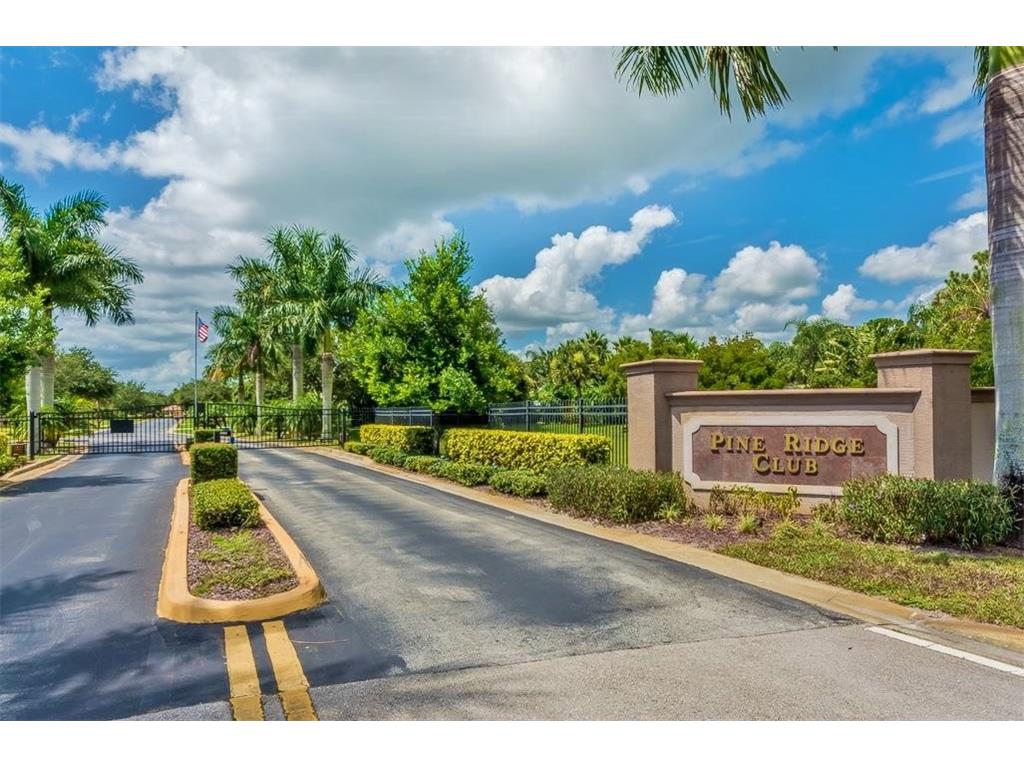 5853 Pine Ridge Cir