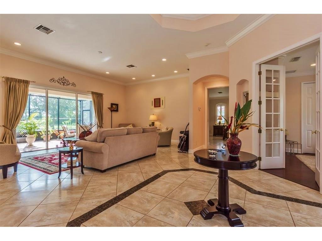 5853 Pine Ridge Cir