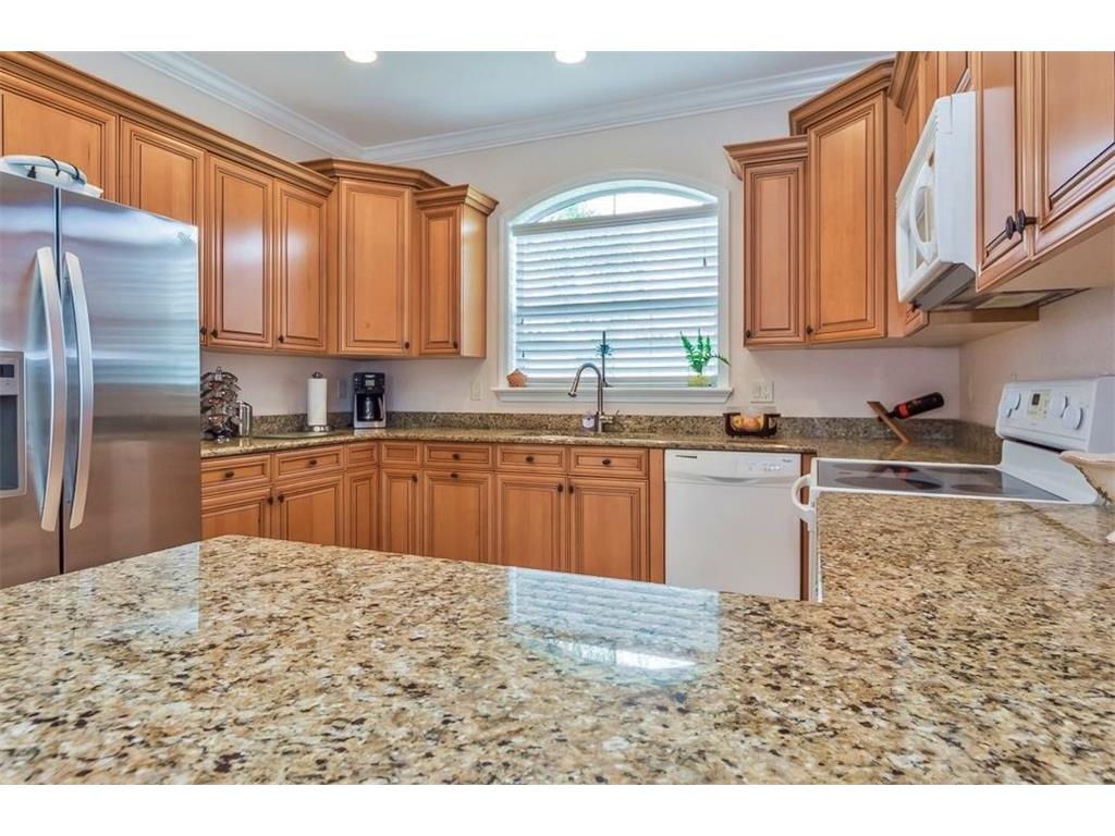 5853 Pine Ridge Cir