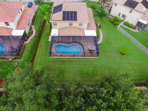 950 SW Amethyst Dr