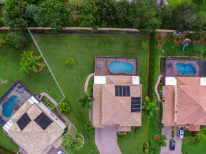 950 SW Amethyst Dr