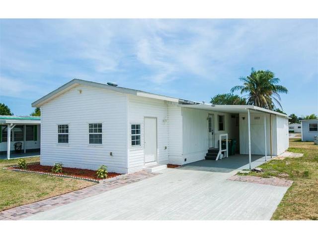 437 Royal Tern Dr