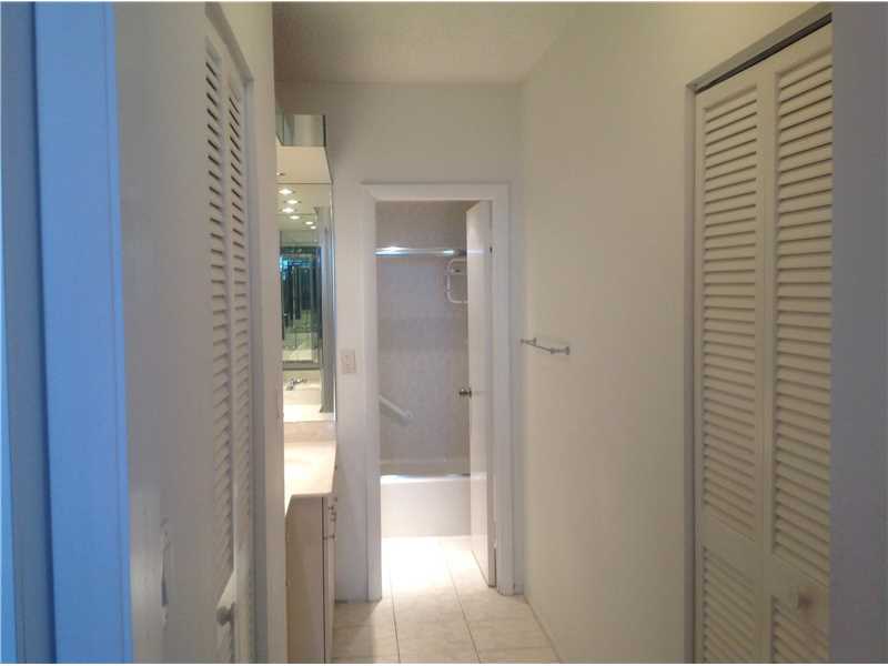 1950 S Ocean Dr #11P