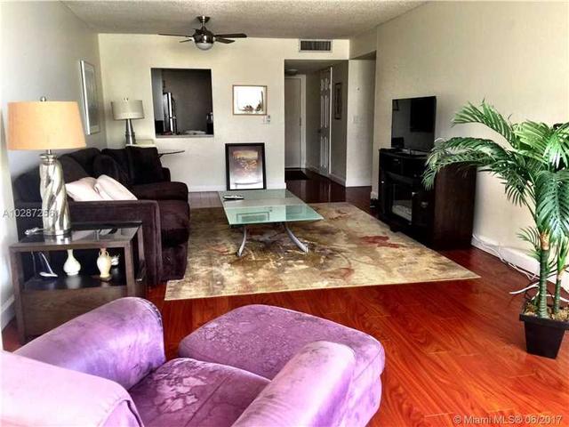 400 Leslie Dr #502