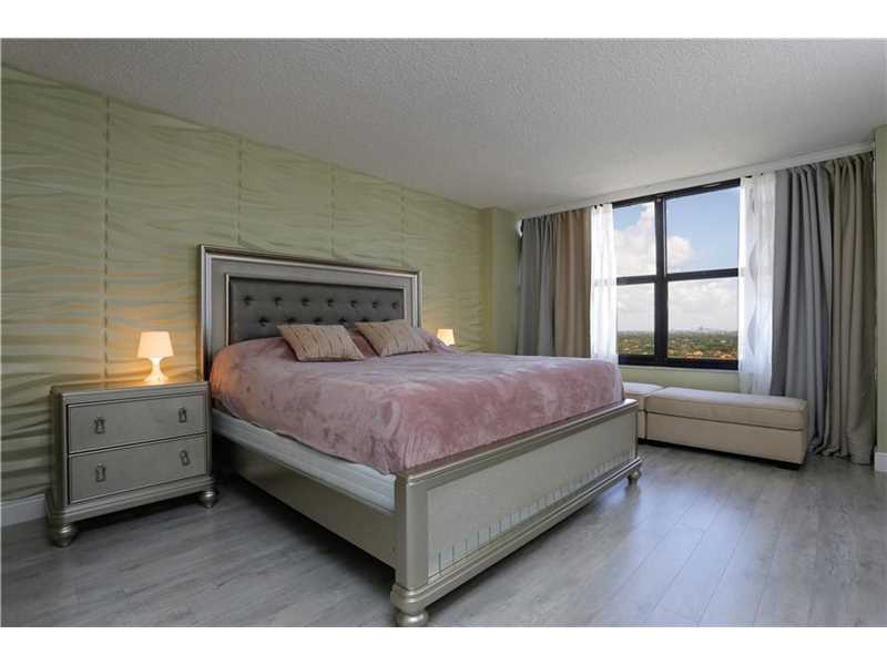 For Sale: 2500 Parkview Dr #APT 2008 Hallandale, FL 33009