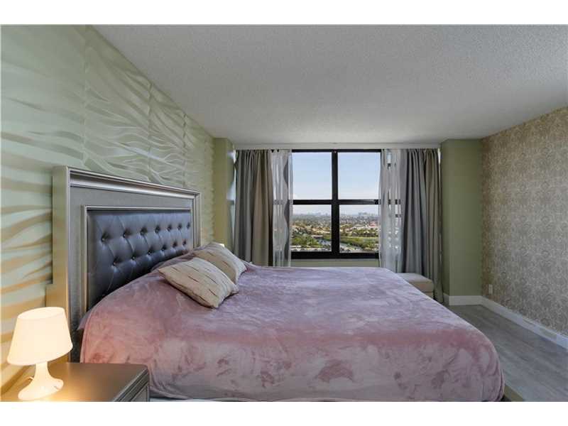 For Sale: 2500 Parkview Dr #APT 2008 Hallandale, FL 33009