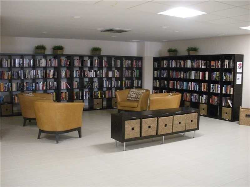 400 Leslie Dr #304 Hallandale, FL 33009