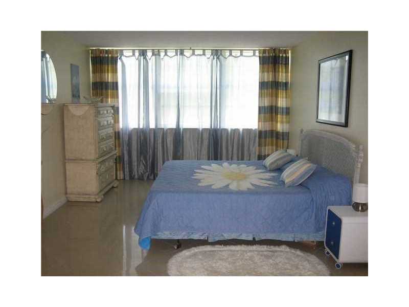 1890 S Ocean Dr #207