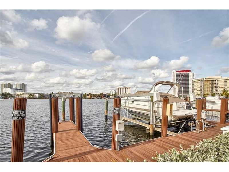200 Golden Isles Dr #401