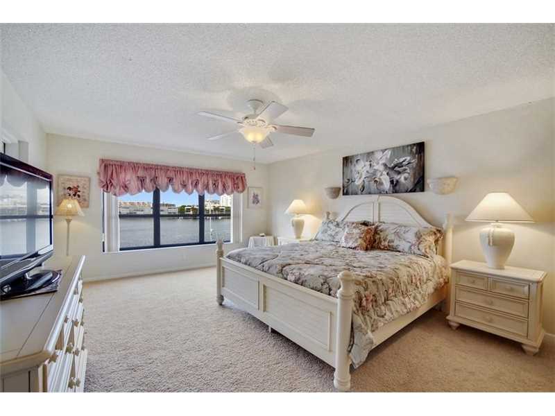 200 Golden Isles Dr #401