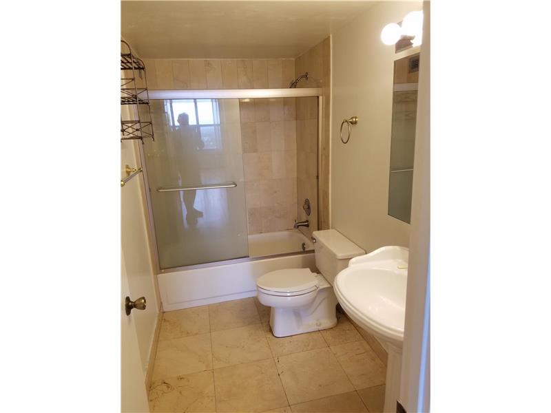 2500 Parkview Dr #808