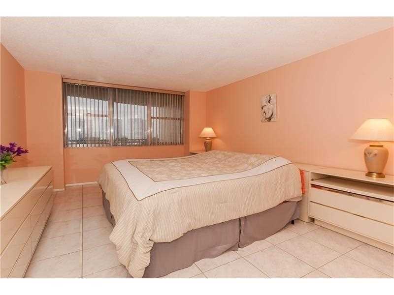 3180 S Ocean #1020