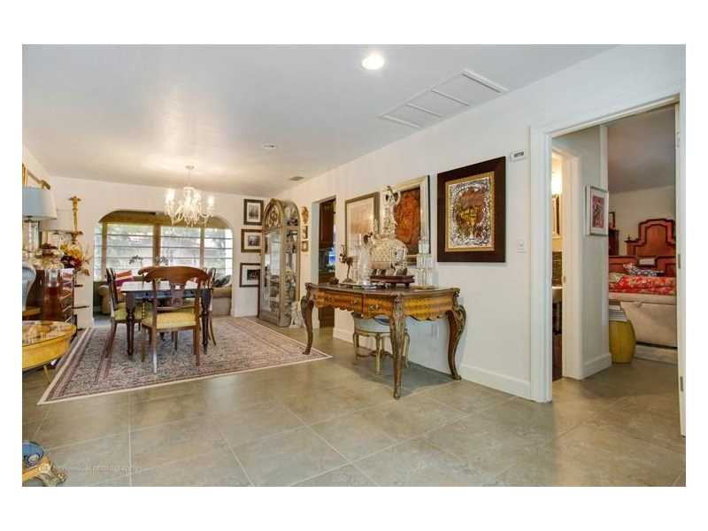 14715 Mahogany Ct, Hialeah FL 33014