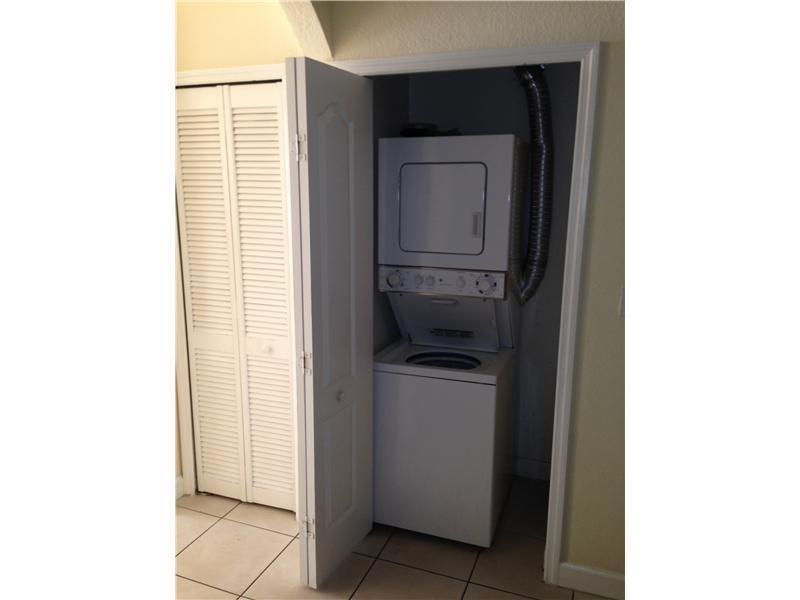 17820 NW 73rd Ave #209-1 Hialeah, FL 33015