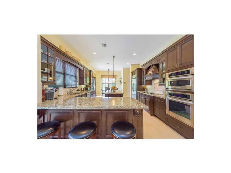 2727 NW 84th Way