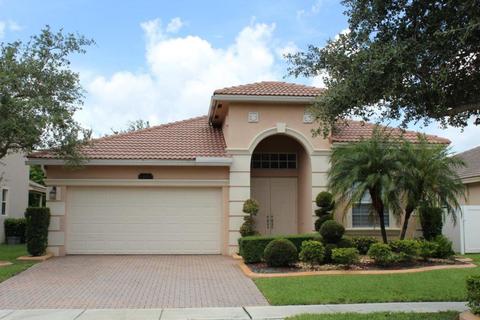 15818 SW 49th Ct