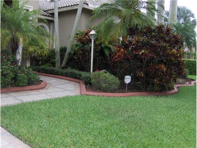 For Sale: 1221 NW 137th Ave Pembroke Pines, FL 33028
