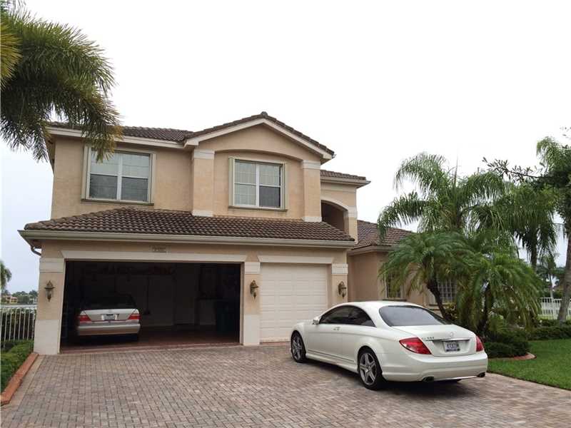For Sale: 3901 SW 192nd Ter Hollywood, FL 33029