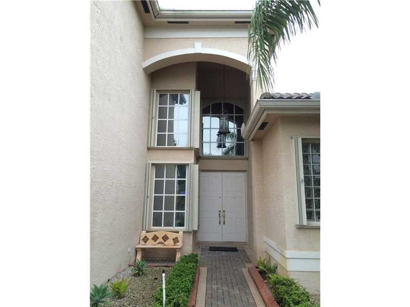 For Sale: 3901 SW 192nd Ter Hollywood, FL 33029