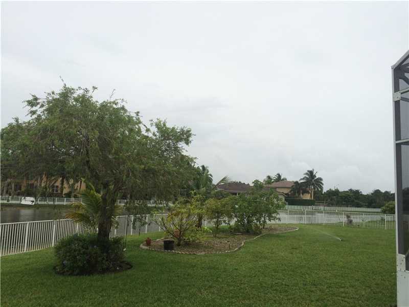 For Sale: 3901 SW 192nd Ter Hollywood, FL 33029