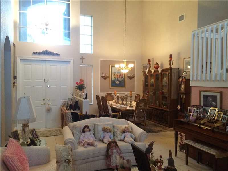 For Sale: 3901 SW 192nd Ter Hollywood, FL 33029