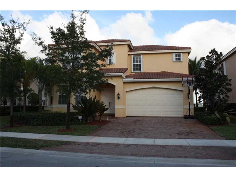 4857 SW 183 Ave Hollywood, FL 33029