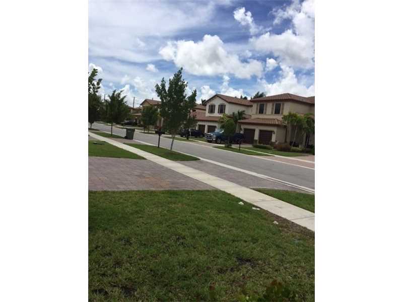 637 SE 33rd Ter