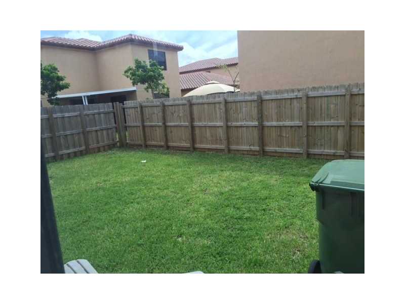 637 SE 33rd Ter