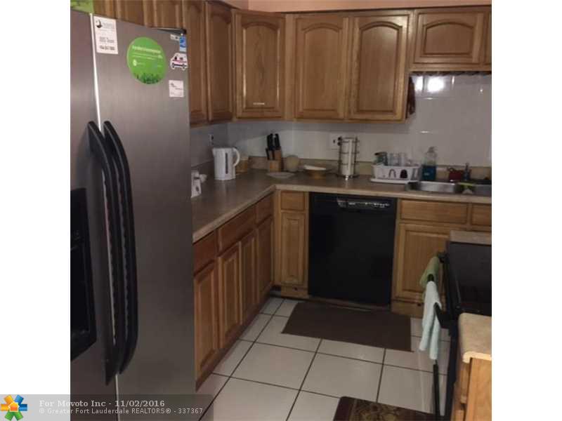 470 SW 14th Ct