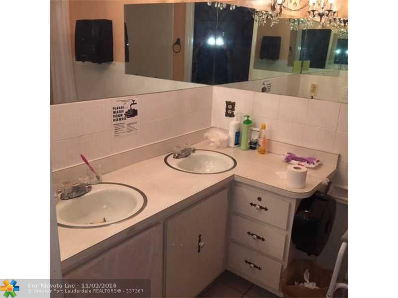 470 SW 14th Ct